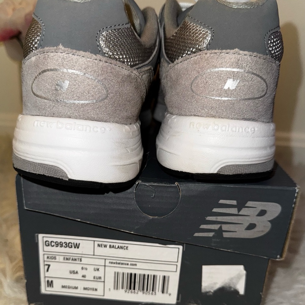 NEW BALANCE 993 Sz:7 Big Kids. Great condition, authentic, comes with/box - Picture 10 of 12